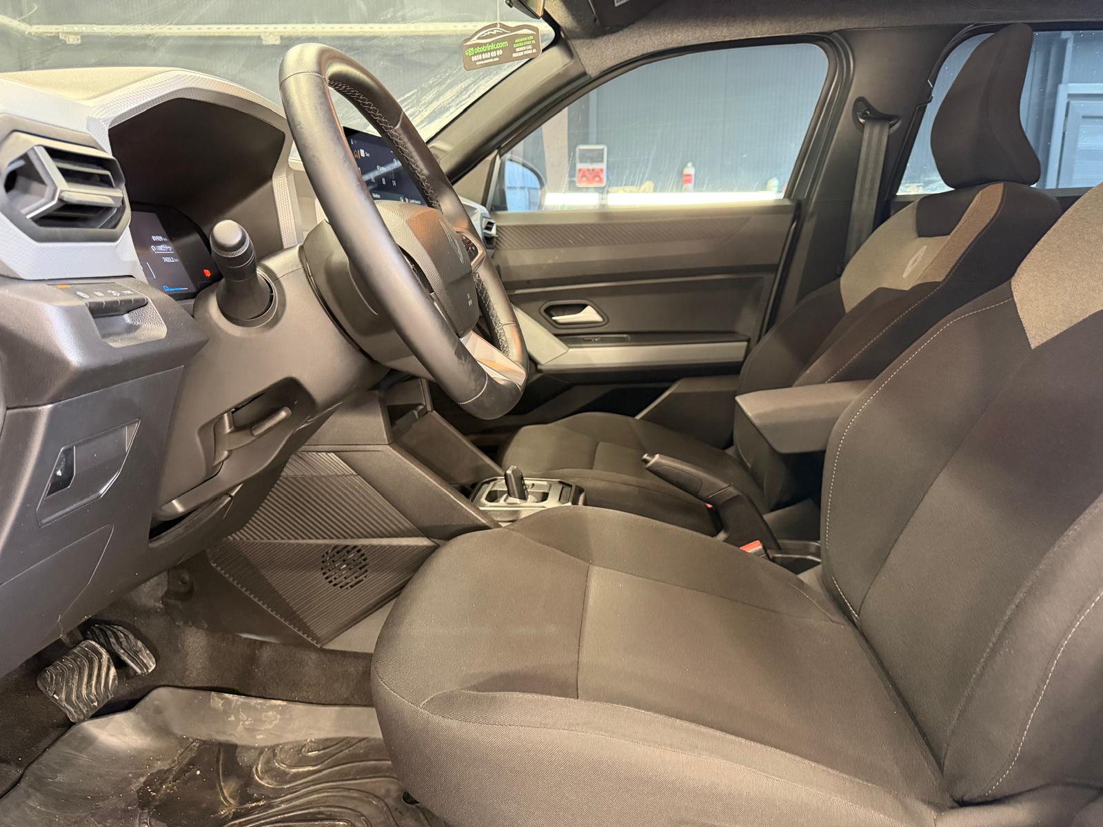 RENAULT DUSTER 3